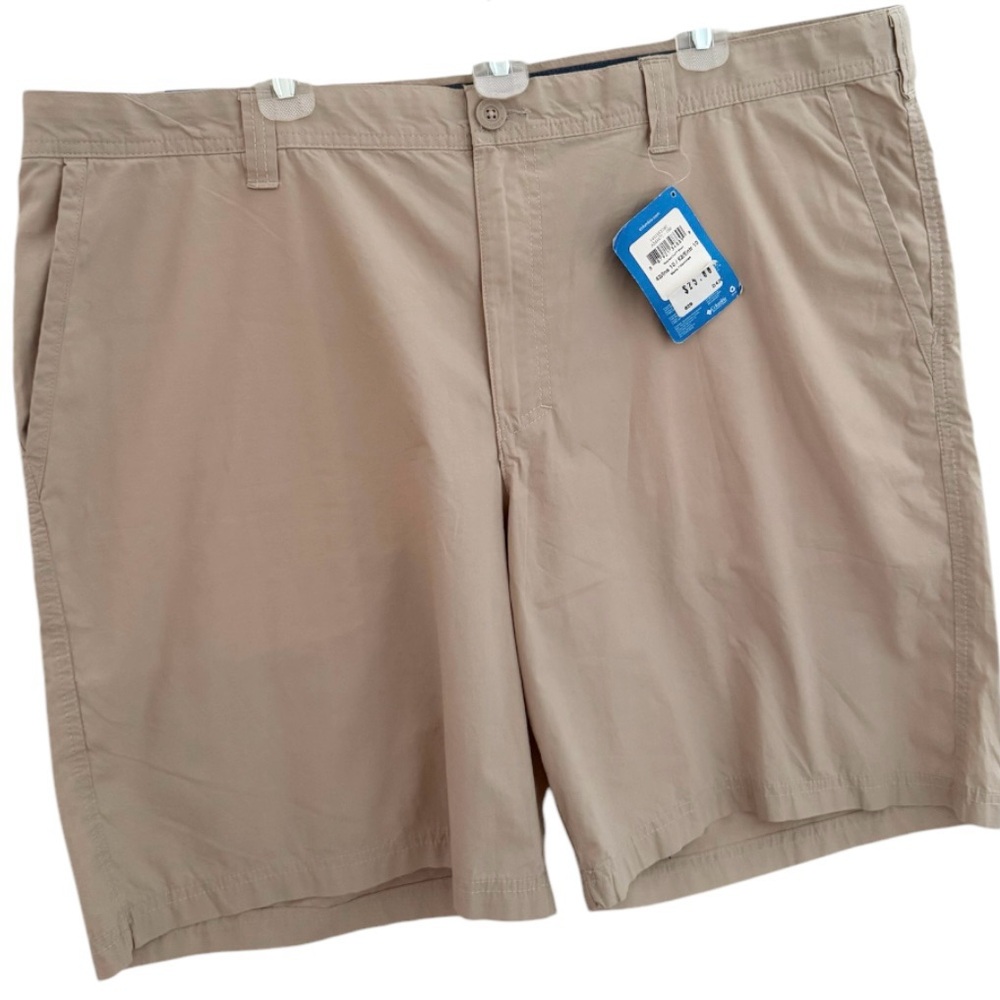 Columbia Men's Tan Shorts Modern Classic W42 Inseam 10
